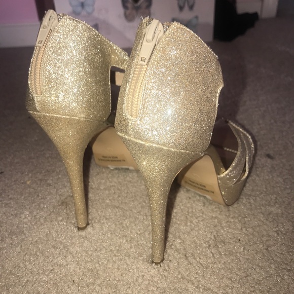 Gold High Heels - Picture 3 of 3